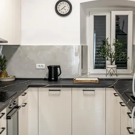 Vera Apartment