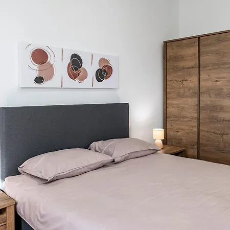 Vera Apartment