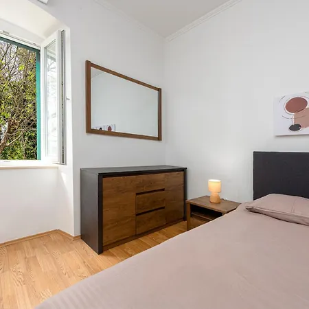 Vera Apartment